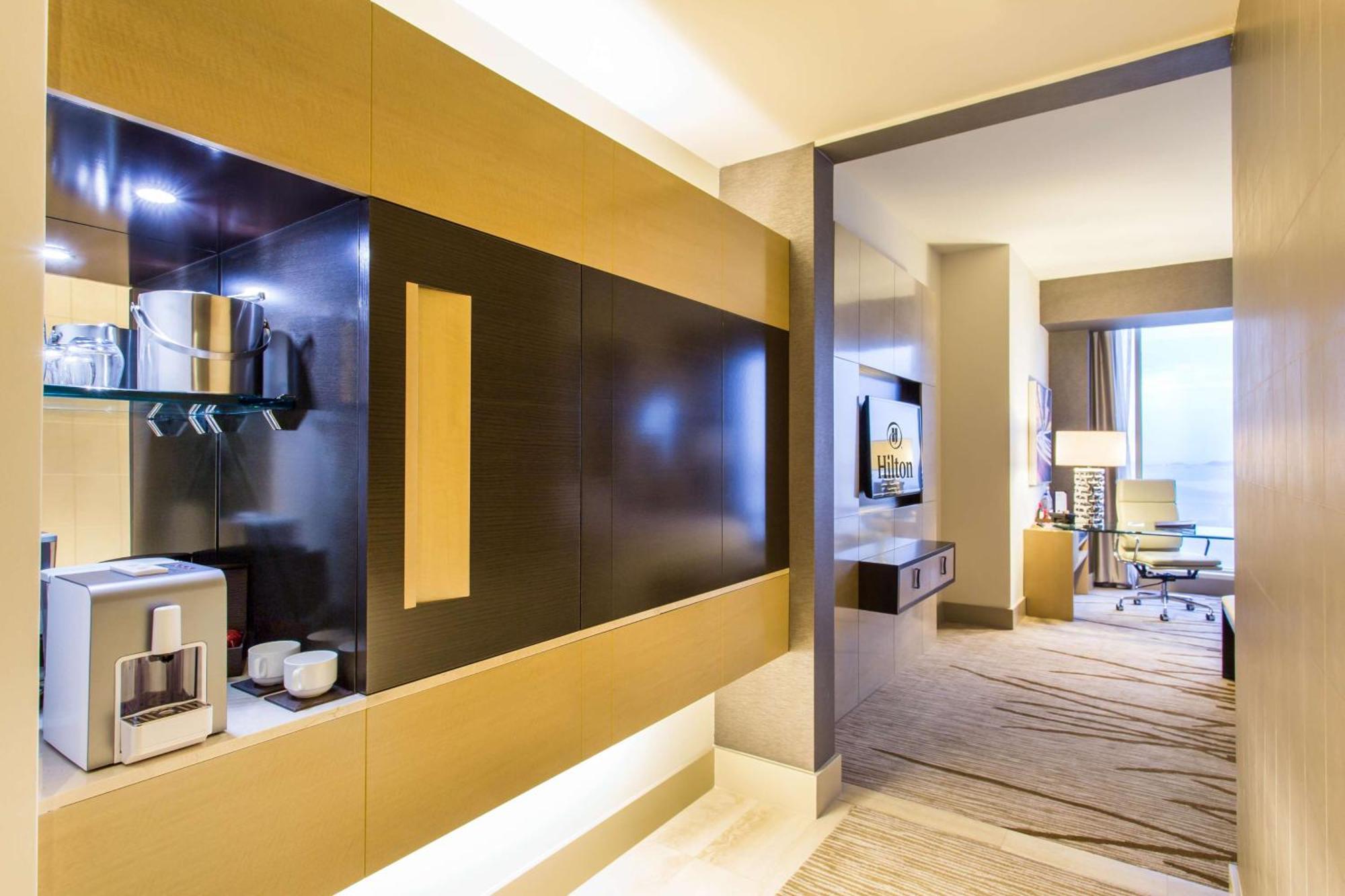 Hilton Hotel 4*